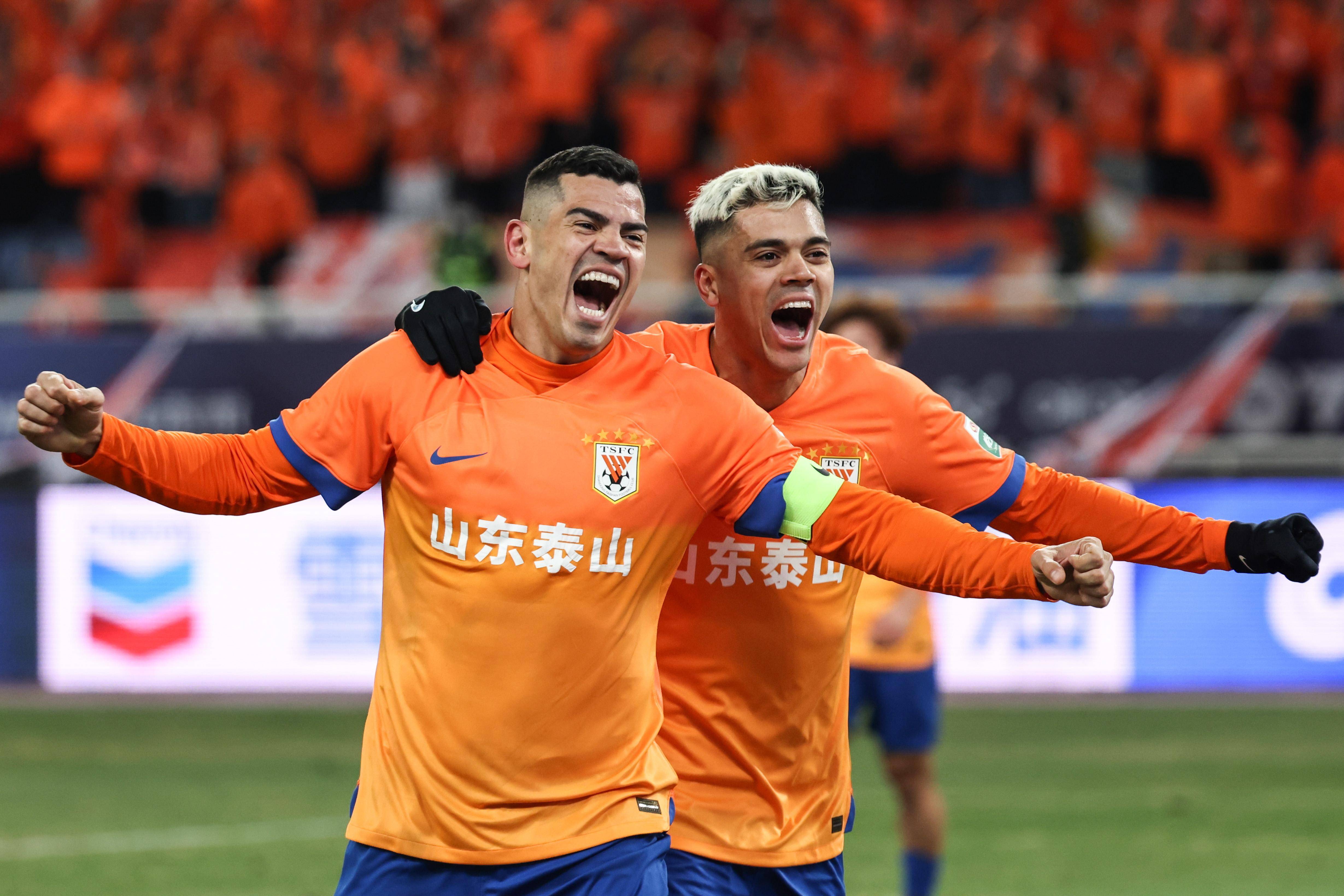 LOL竞猜平台 -包含赛前山东泰山调整名单以备法联杯，伤情更新环节打磨，引发热议，控场能力成焦点的词条