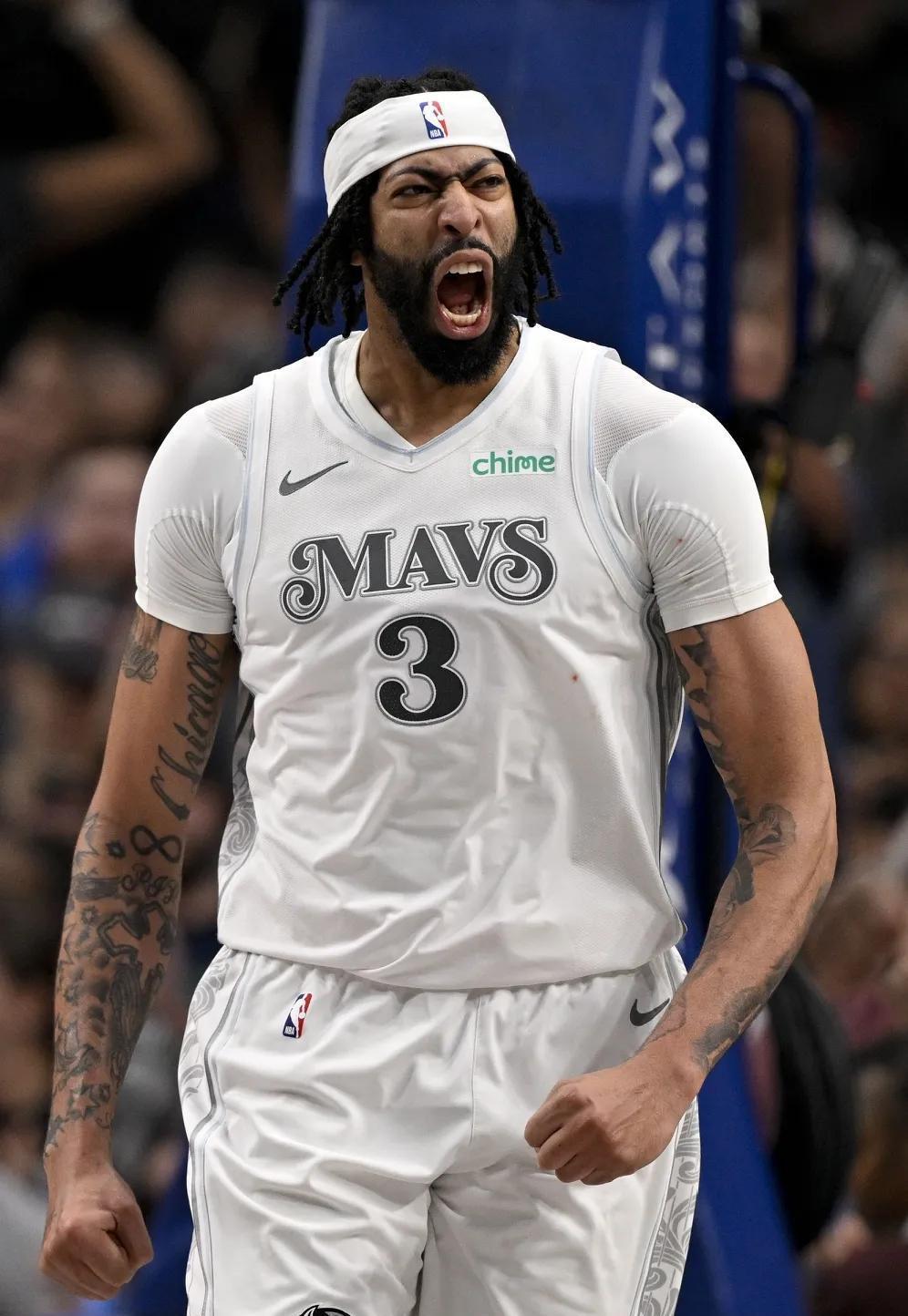 包含集结日洛杉矶快船备战全明星赛；单刀错失细节曝光；话题不断；心理建设被强调的词条