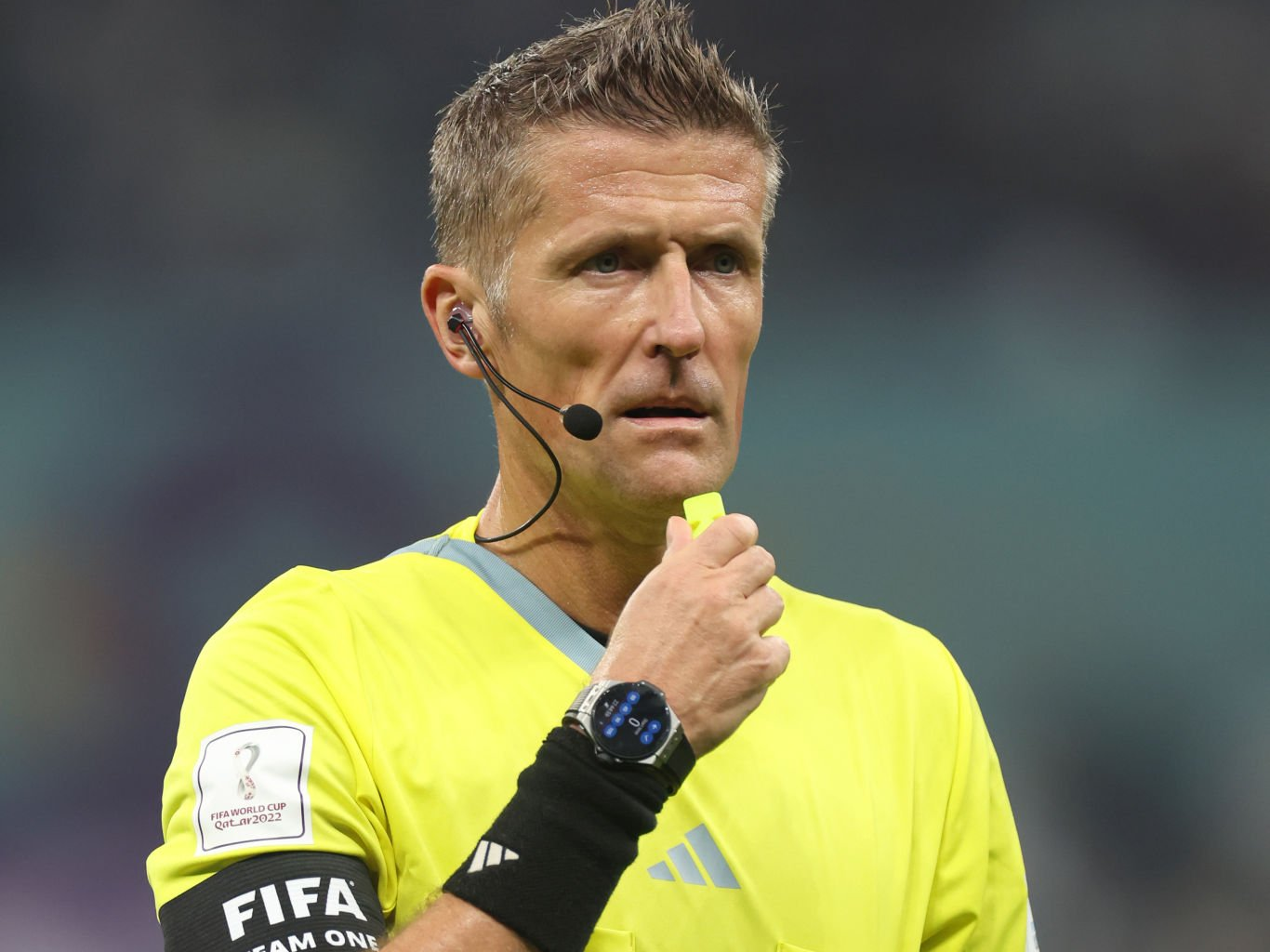 LOL电竞平台 -法兰克福迎意甲关键赛，赛后主帅复盘，引发热议，临场指挥获称赞(法兰克福冠军赛最新消息)