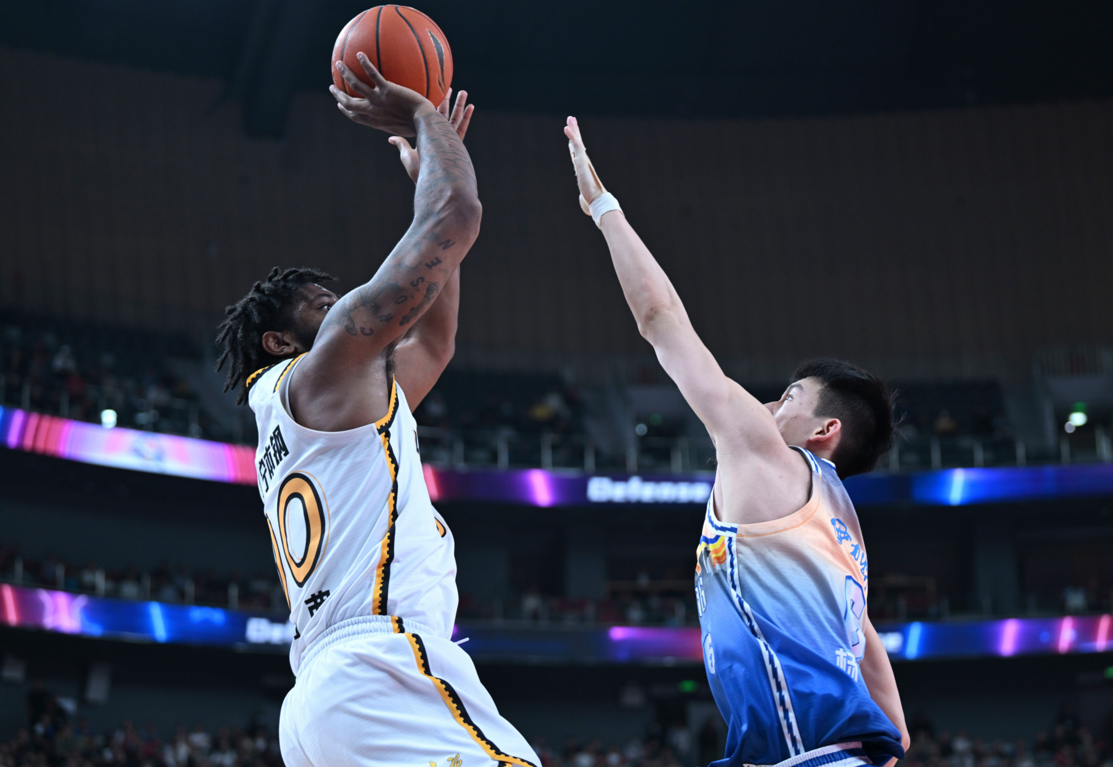 LOL赛事官网 -国际比赛日突围战来临;犹他爵士围绕CBA常规赛强势反弹;气氛紧张;训练强度明显提升的简单介绍