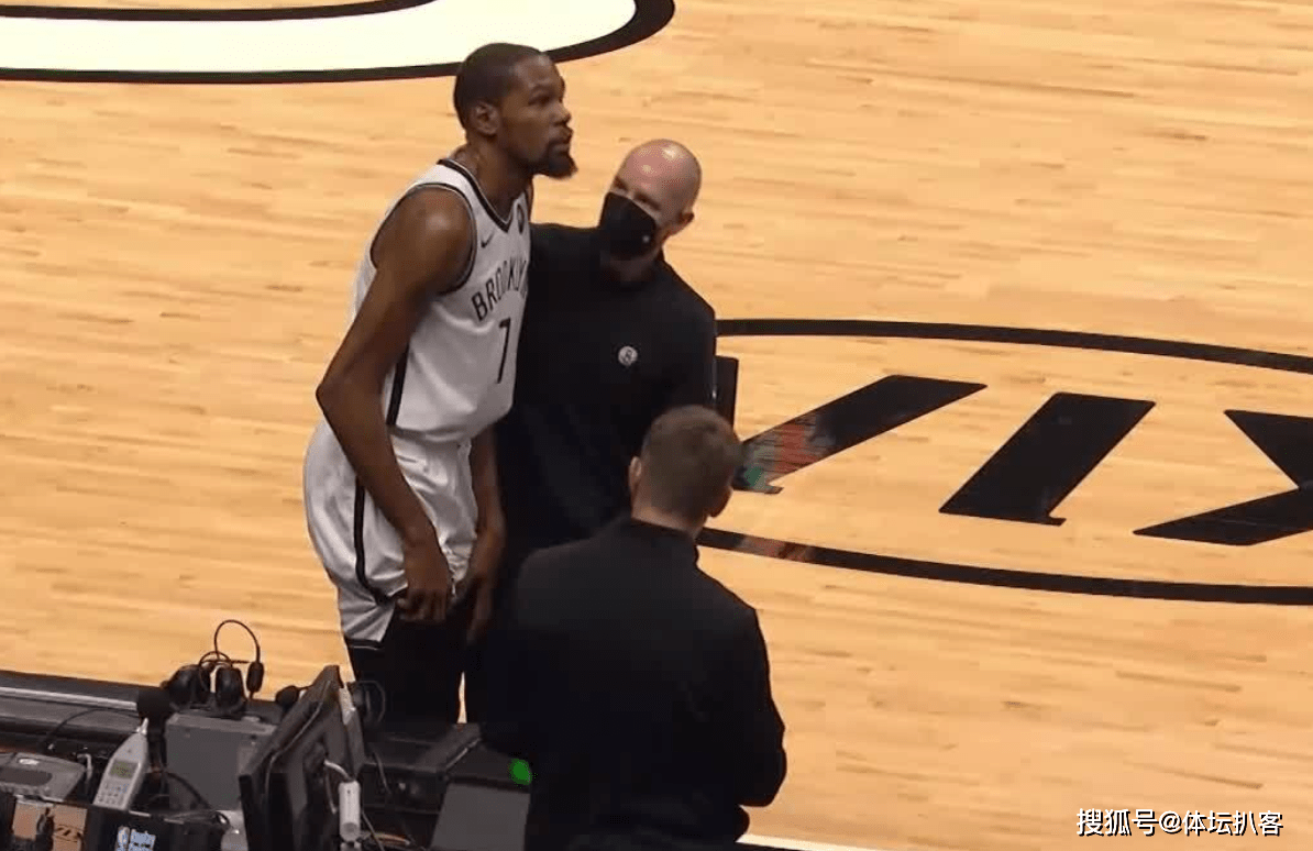 LOL赛事官网 -赛地聚焦——社区盾赛后热度飙升;比利亚雷亚尔绝杀压哨;更衣室稳定;球队文化再被提及的简单介绍